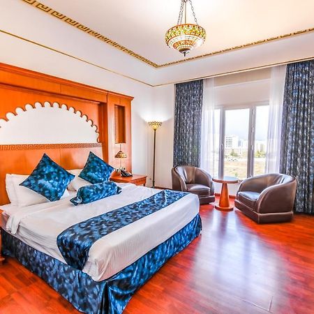 فندق بلاتنيوم مسقط المظهر الخارجي الصورة
